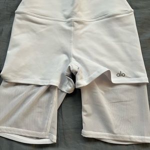 ALO YOGA MESH SHORTS